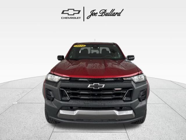 2024 Chevrolet Colorado Trail Boss photo 2