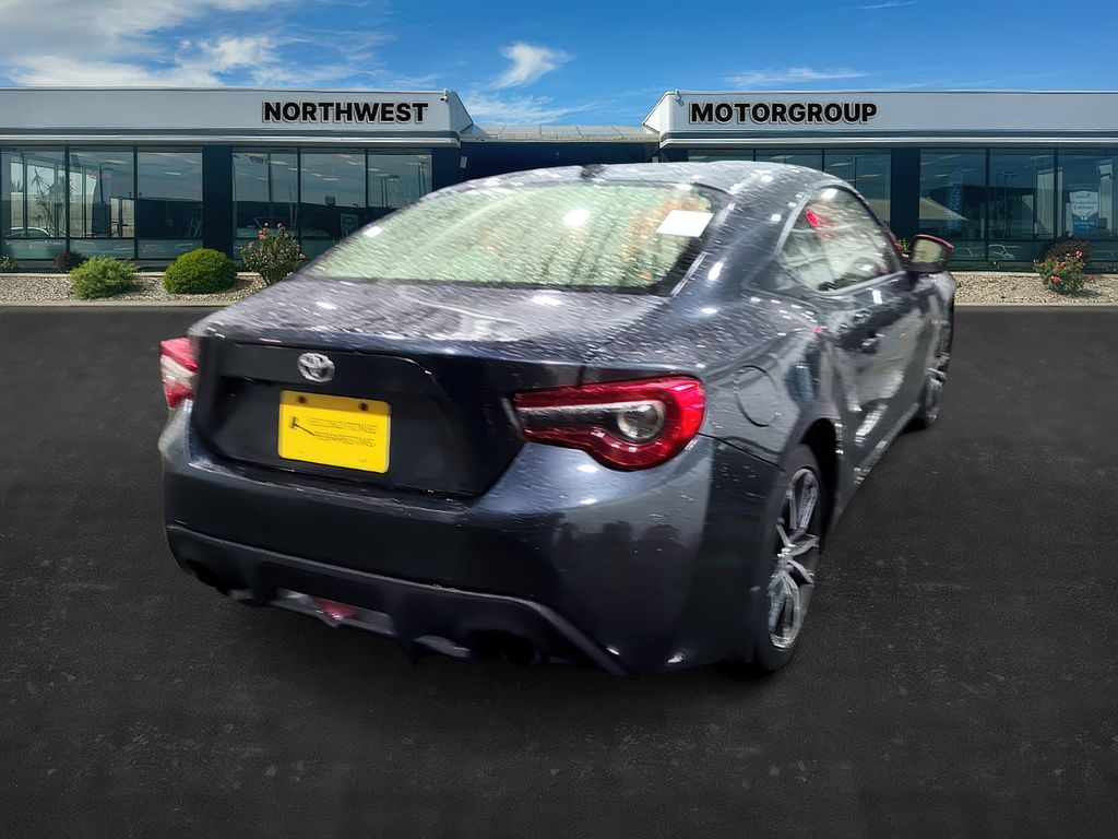 2017 Toyota GR86 Base photo 4