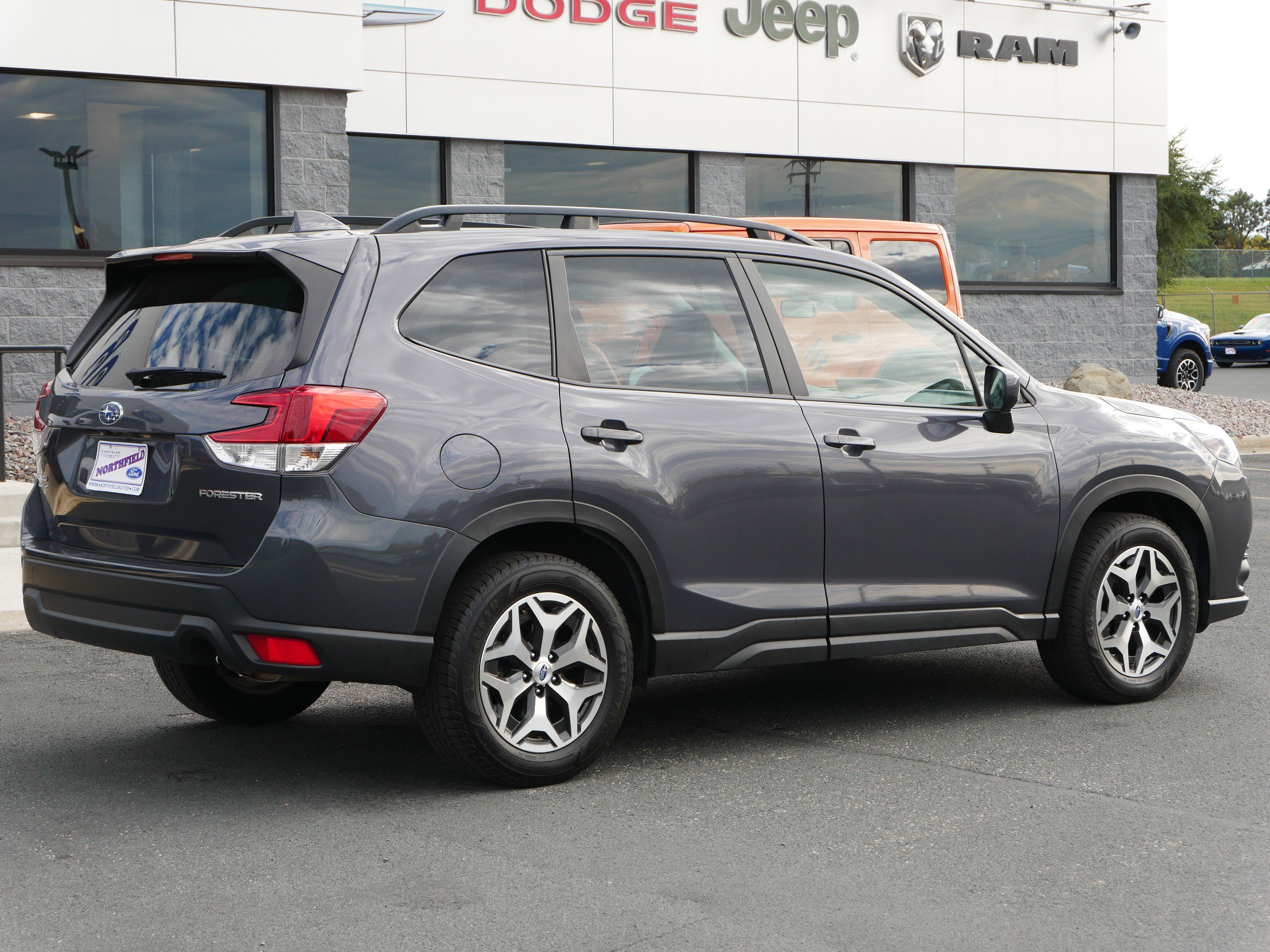2022 Subaru Forester Premium photo 4