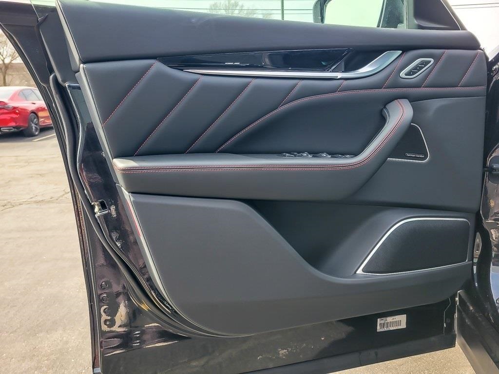 2024 Maserati Levante GT photo 16