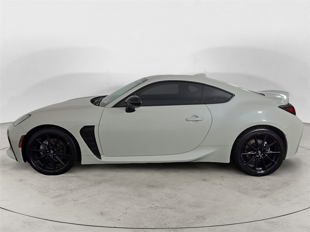 2024 Toyota GR86 Premium photo 2