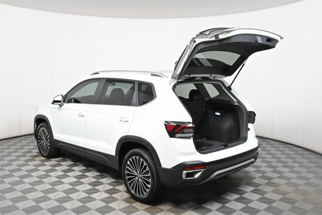 2025 Volkswagen Taos SE photo 28