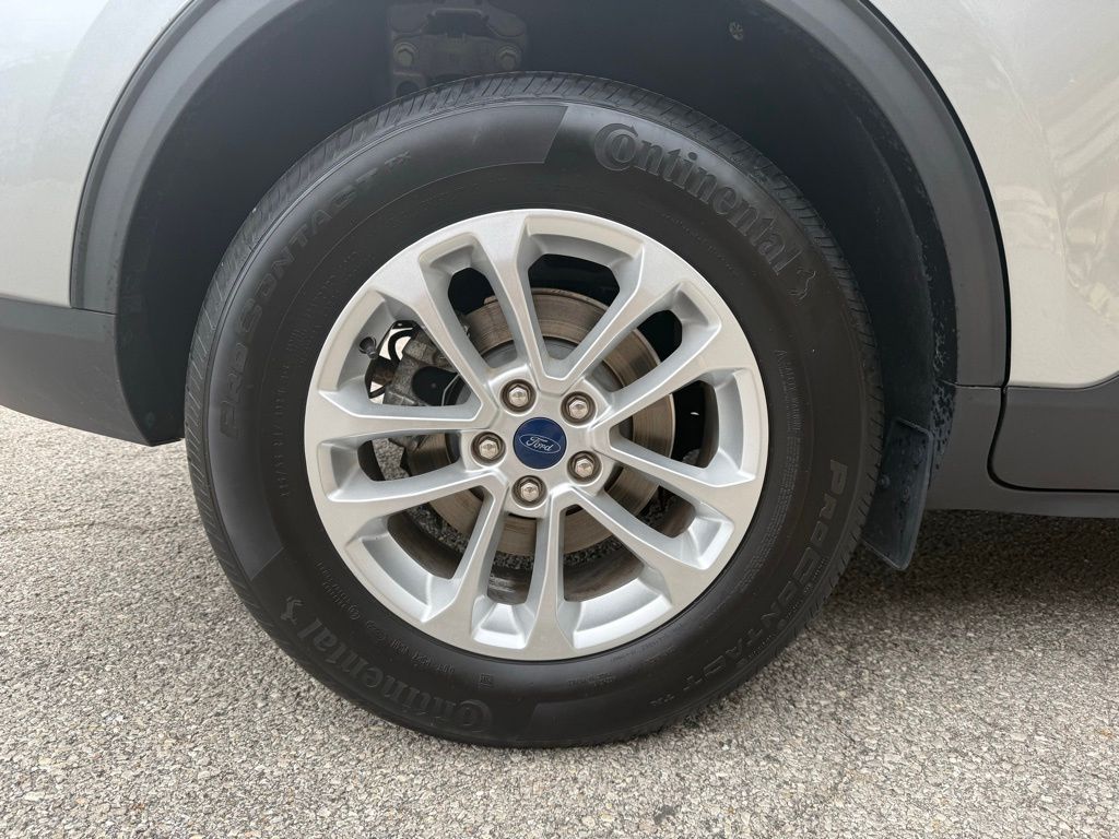 2022 Ford Escape S photo 21