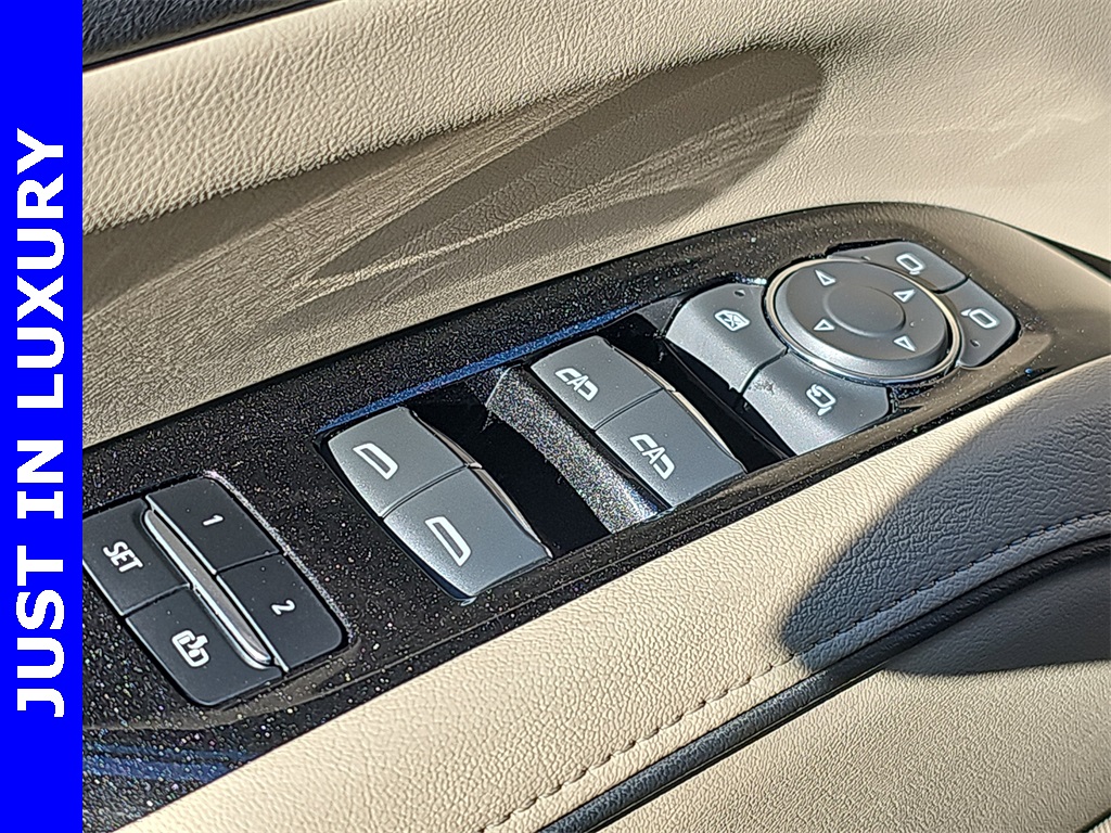 2023 Cadillac Escalade Premium Luxury photo 28