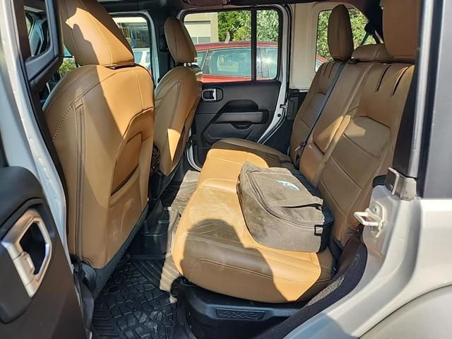 2023 Jeep Wrangler Sahara 4xe photo 4
