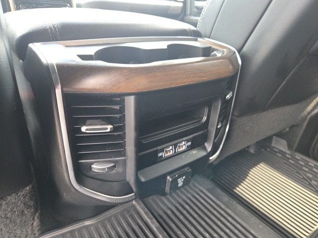2024 Ram 3500 Laramie photo 11