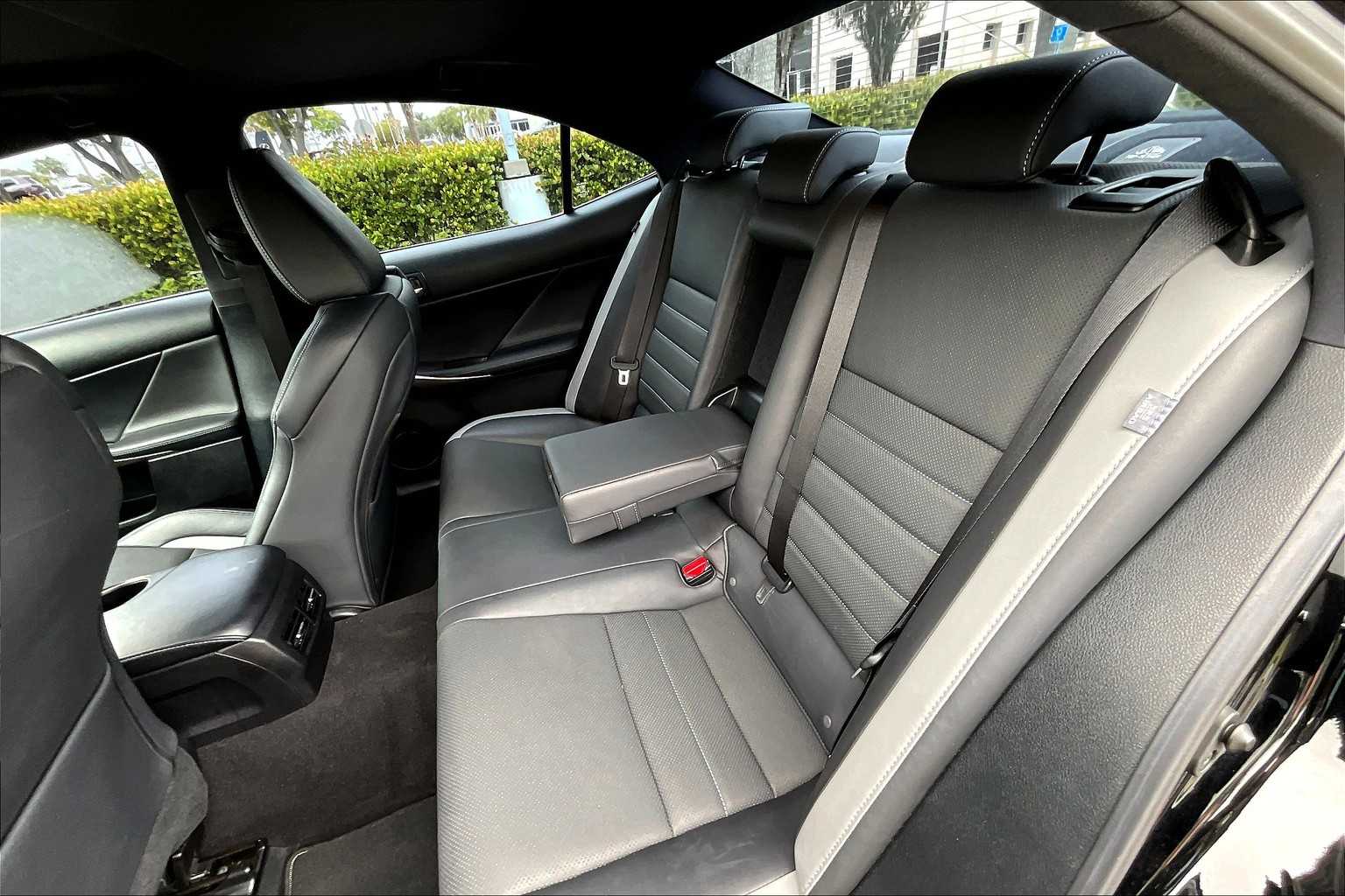 2020 Lexus IS 300 F SPORT photo 19