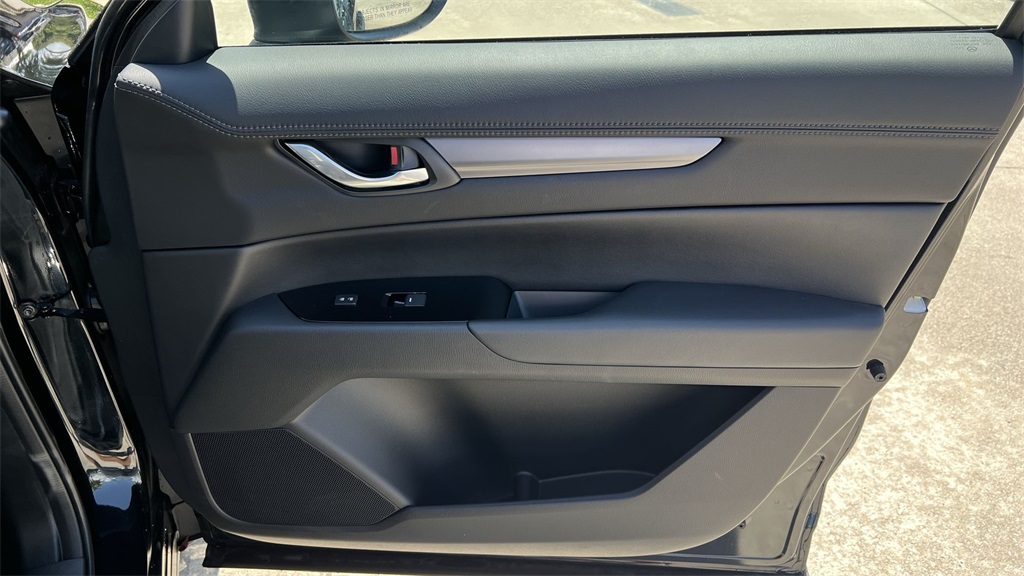 2025 Mazda CX-5 2.5 Select photo 50