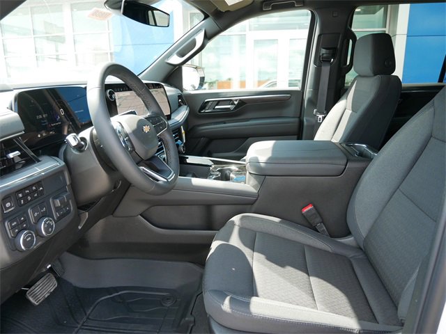 2025 Chevrolet Tahoe LS photo 4