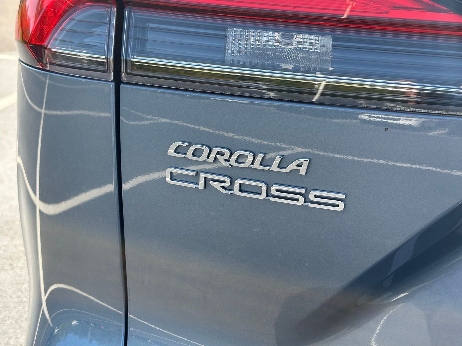 2023 Toyota Corolla Cross XLE photo 32