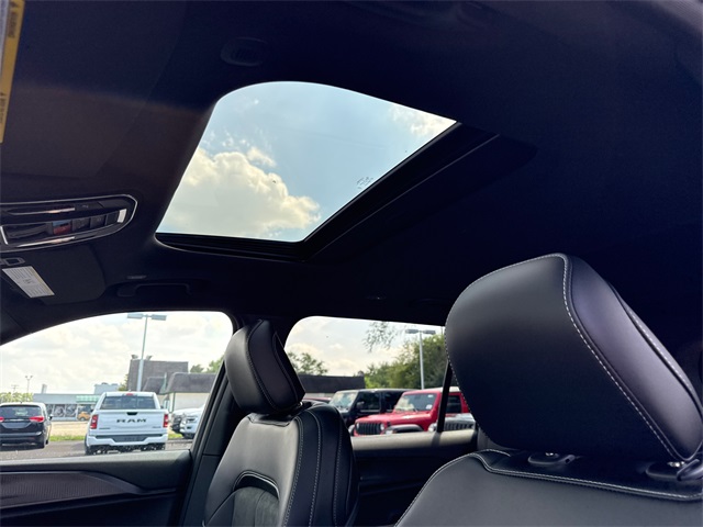 2025 Jeep Grand Cherokee Altitude X photo 4