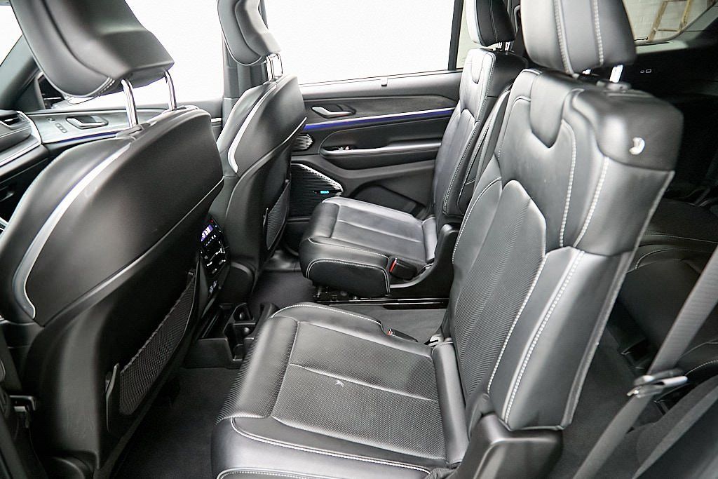 2022 JEEP GRAND CHEROKEE L - Image 25