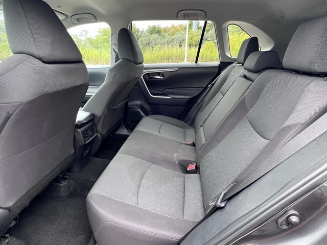2024 Toyota RAV4 XLE photo 2