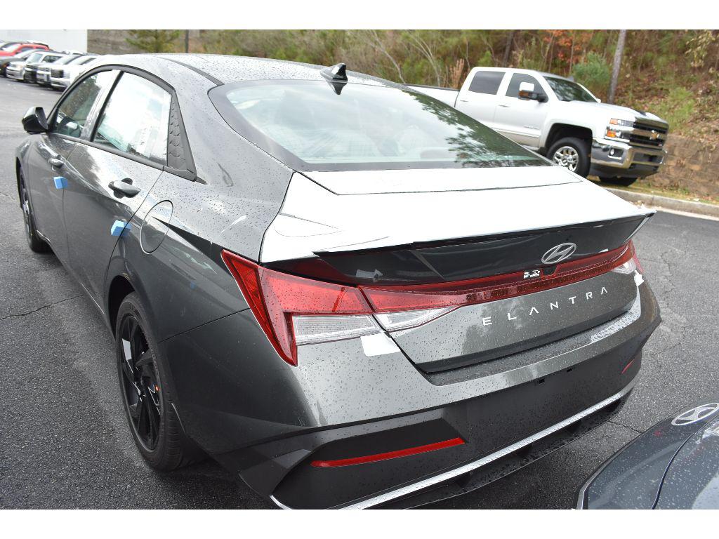 2026 Hyundai Elantra SEL Sport photo 4