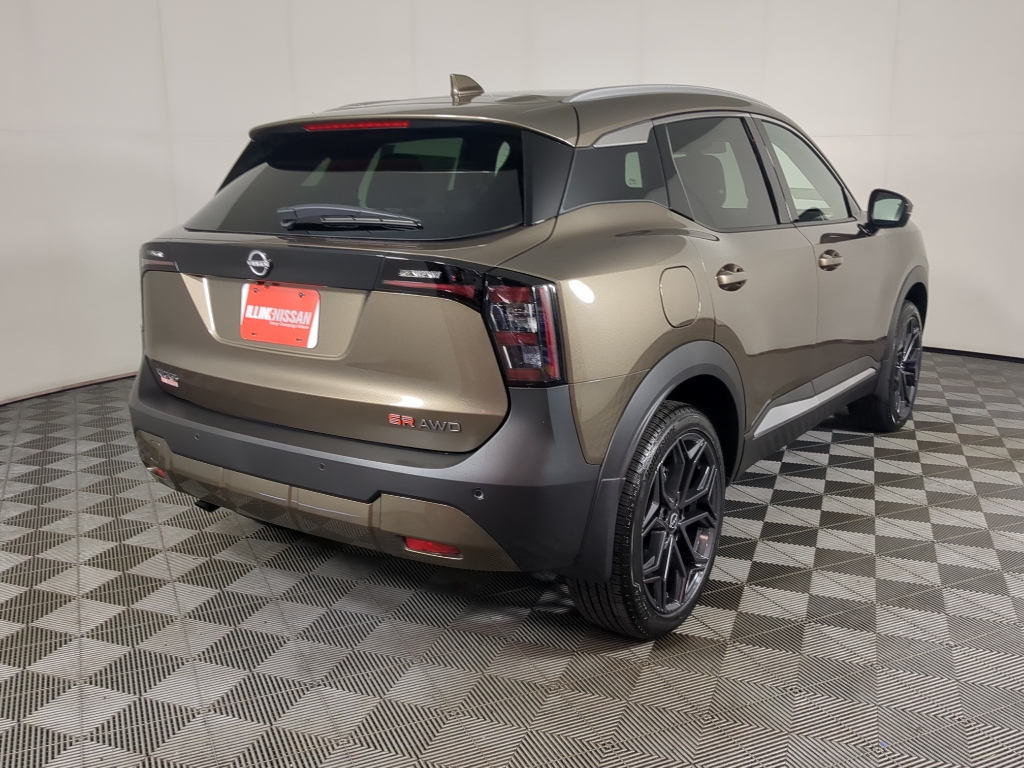 2025 Nissan Kicks SR photo 6