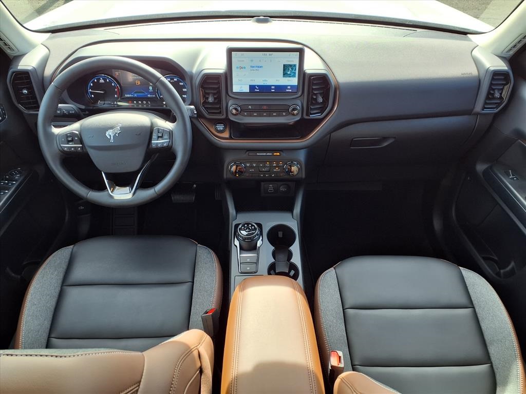 2024 Ford Bronco Sport Outer Banks photo 3