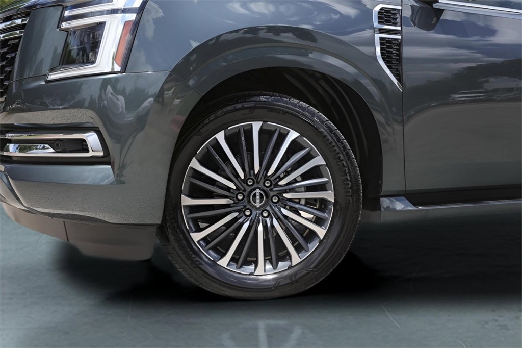 2025 Nissan Armada Platinum Reserve photo 3