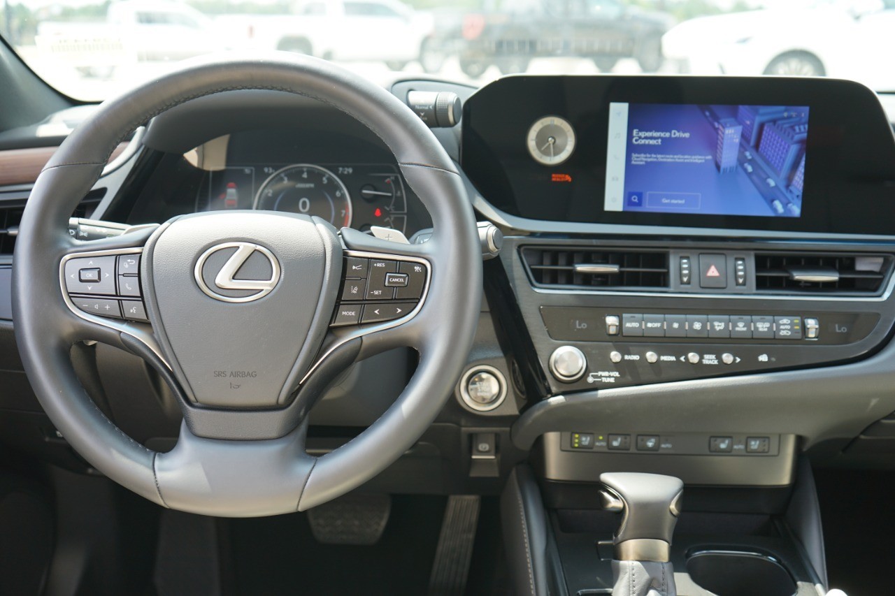 2025 Lexus ES 350 photo 27