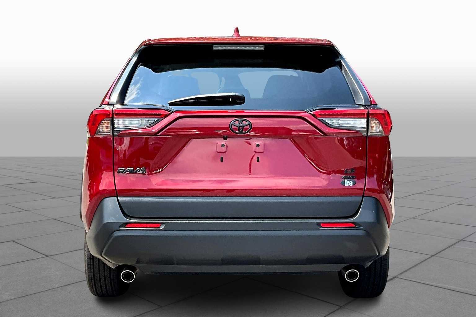 2022 Toyota RAV4 LE photo 4