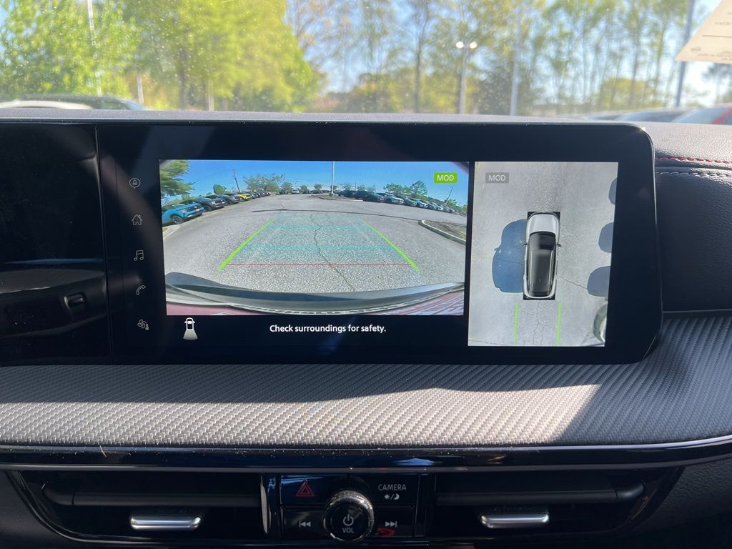 2025 Nissan Kicks SR photo 11