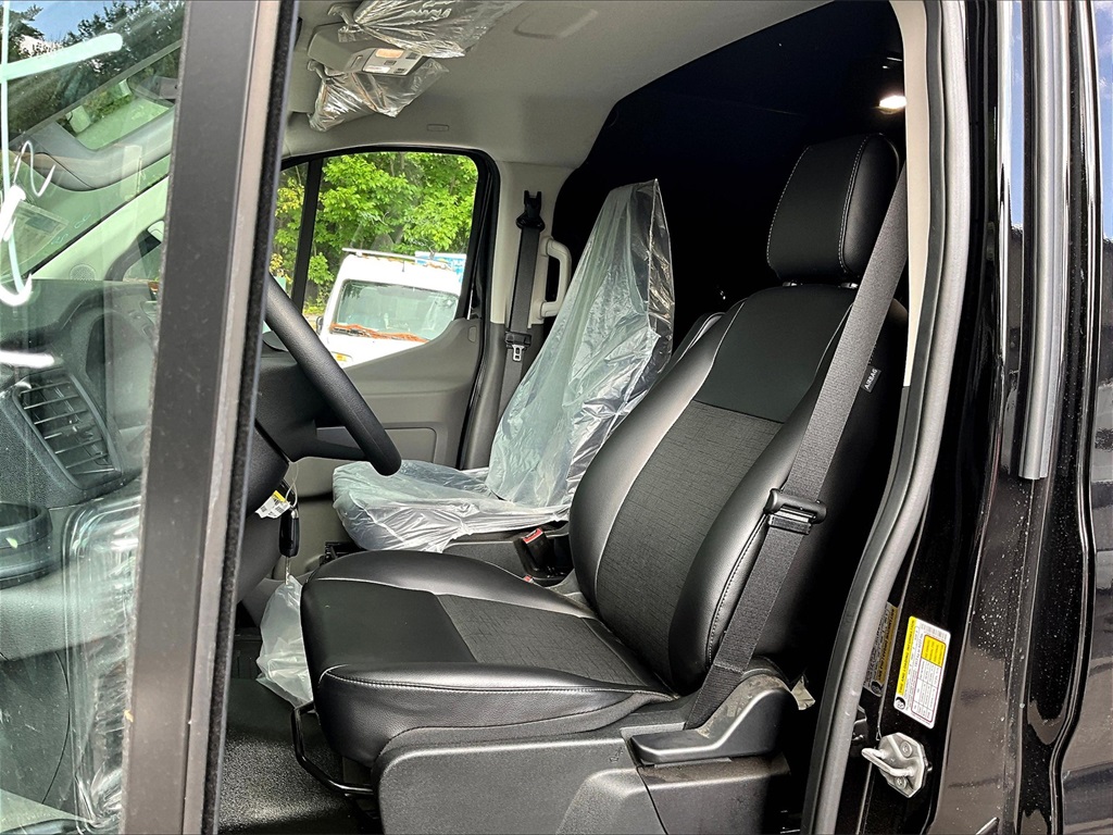 2025 Ford Transit photo 9