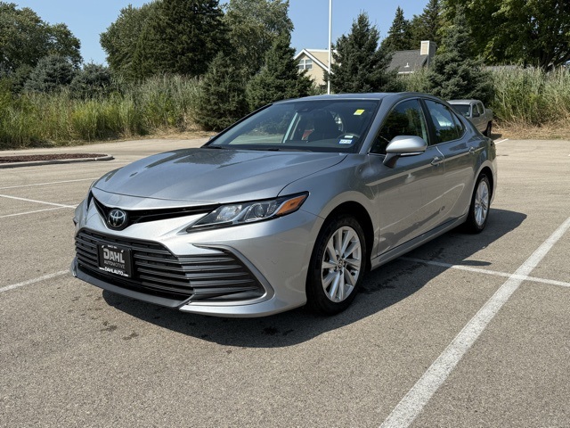 2023 Toyota Camry LE photo 2
