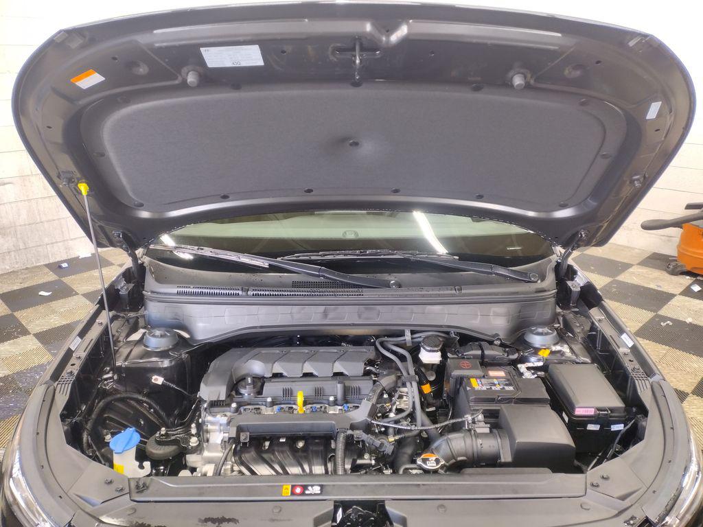 2026 Hyundai Venue SE photo 7
