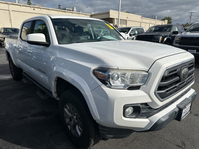 2019 Toyota Tacoma SR5's photo