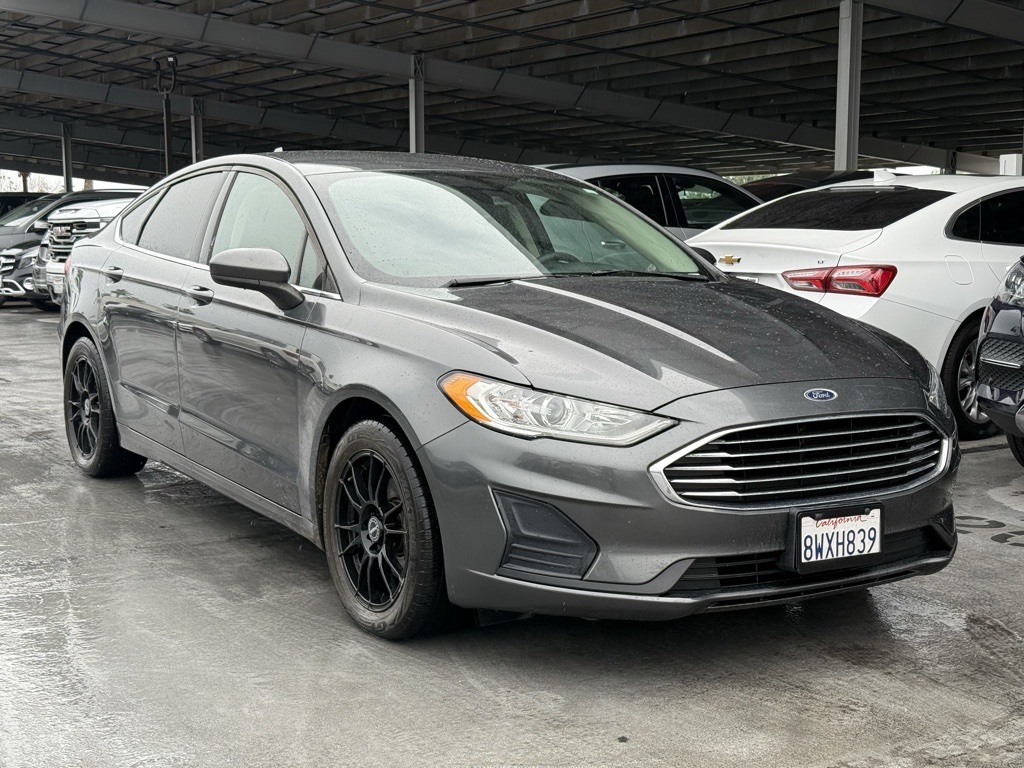 2020 Ford Fusion Hybrid SE's photo