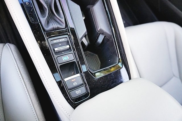 Used 2024 White Honda Touring image 31