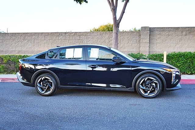 Used 2025 Black Kia EX image 6