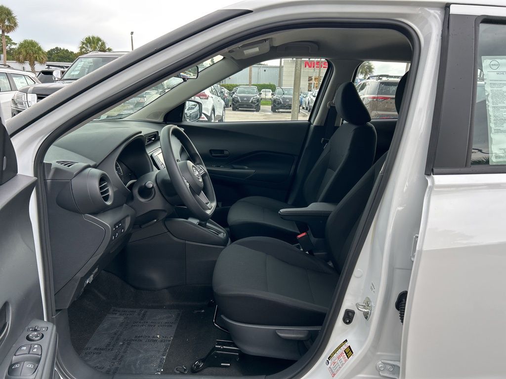 2024 Nissan Kicks S photo 10