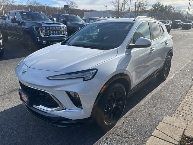 2024 Buick Encore GX Sport Touring photo 3