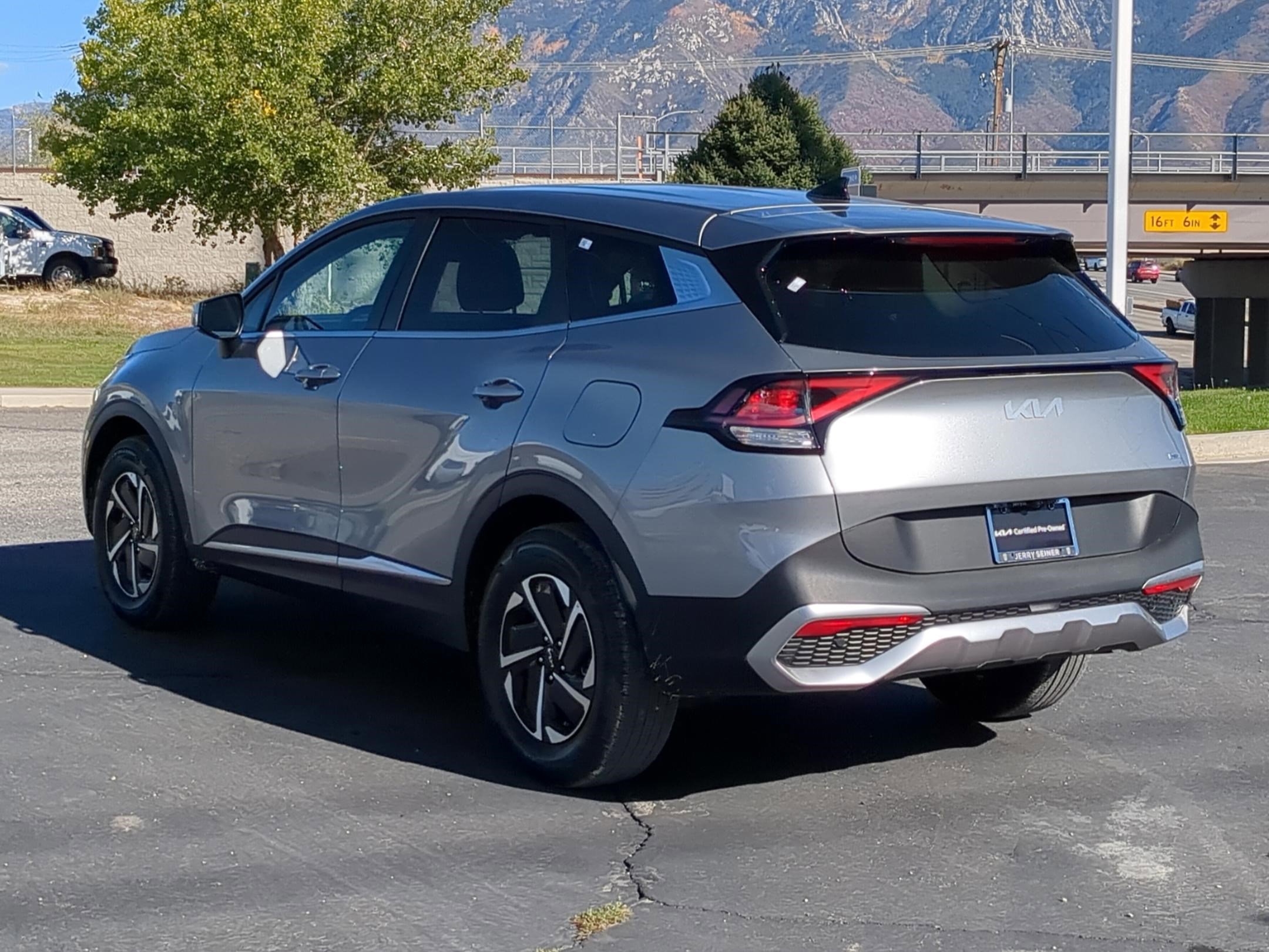 2025 Kia Sportage Hybrid LX photo 3