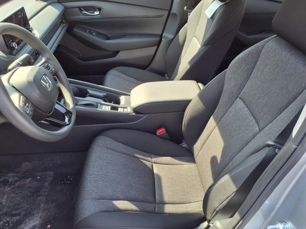 2025 Honda Accord LX photo 8