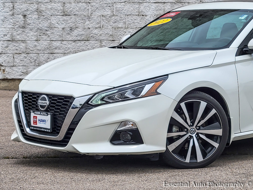 2022 Nissan Altima 2.5 Platinum photo 2