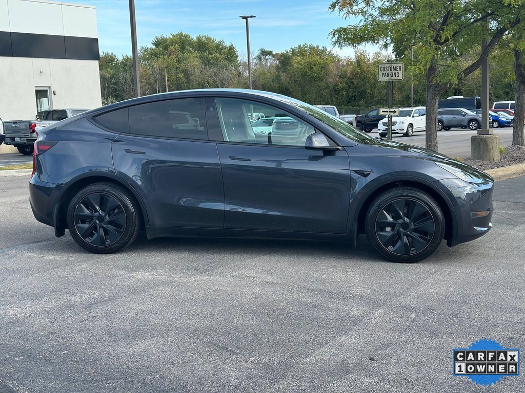 Used 2024 Tesla Model Y Long Range with VIN 7SAYGDEE5RA309634 for sale in St. Charles, IL