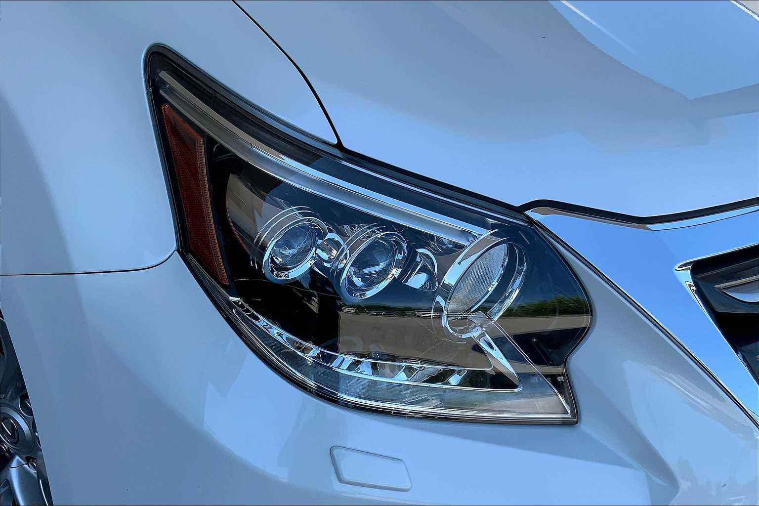 2019 Lexus GX 460 Premium photo 25