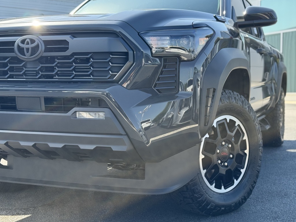 2025 Toyota Tacoma TRD Off-Road 4x4 Double Cab photo 4