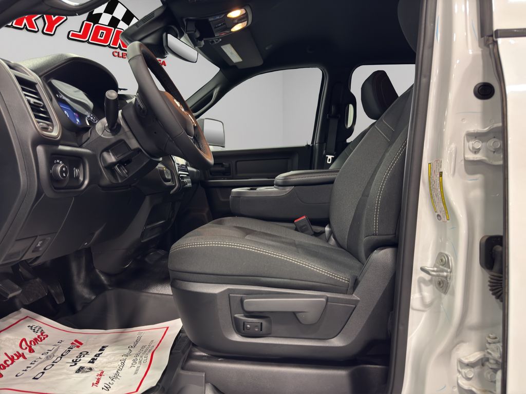 2025 Ram 2500 Tradesman photo 2