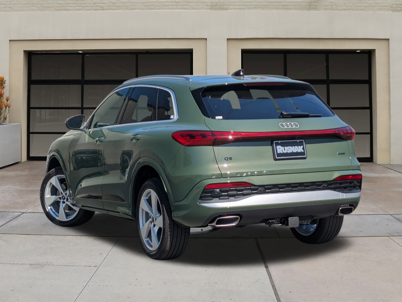 2025 Audi Q5 2.0T Premium Plus photo 2