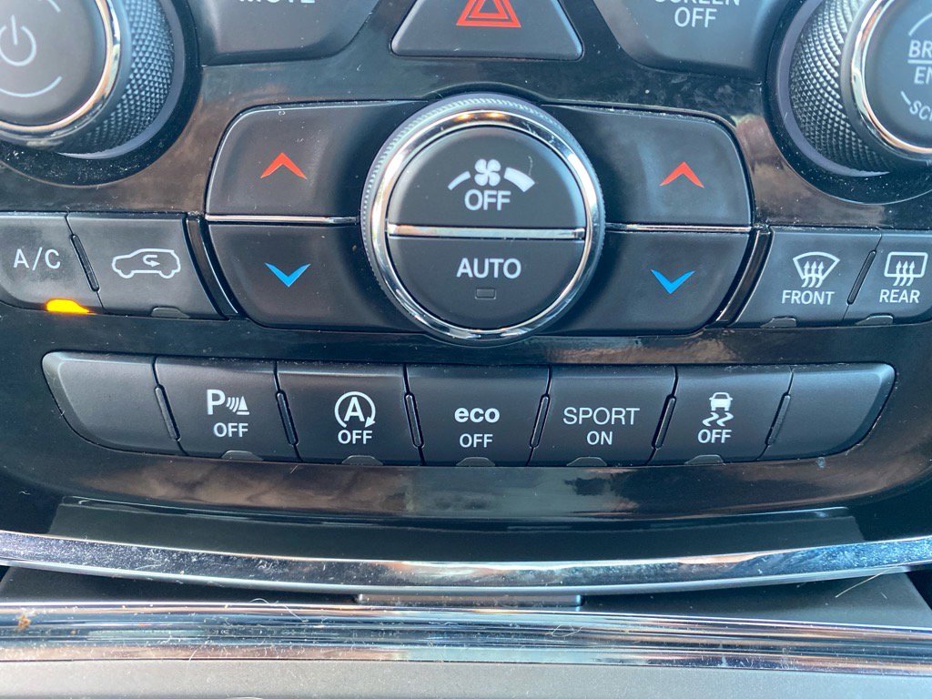 2022 Jeep Cherokee Limited photo 15