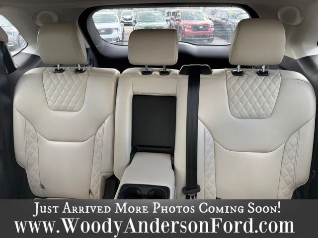 2023 Ford Edge Titanium photo 7