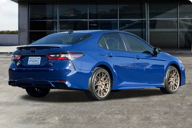 2024 Toyota Camry Hybrid SE photo 4