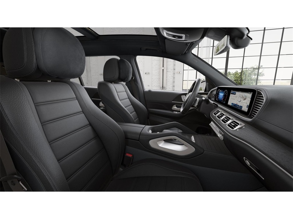 2026 Mercedes Benz GLS 450 4MATIC photo 4