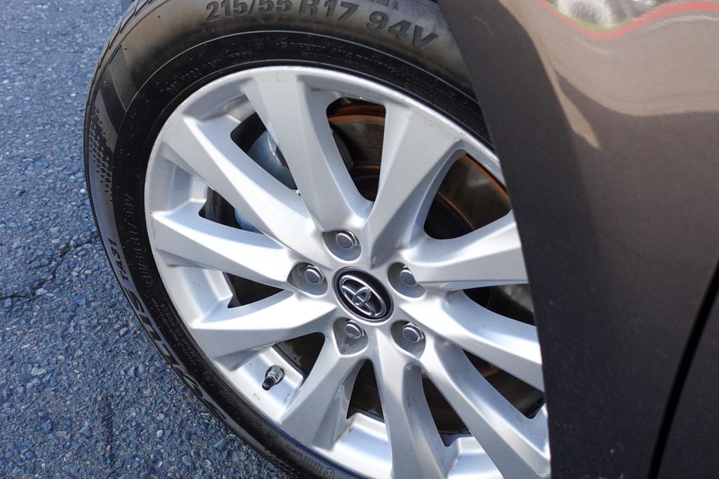 2019 Toyota Camry L photo 10