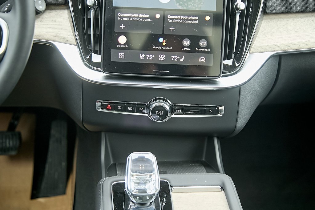 2025 VOLVO XC90 - Image 26