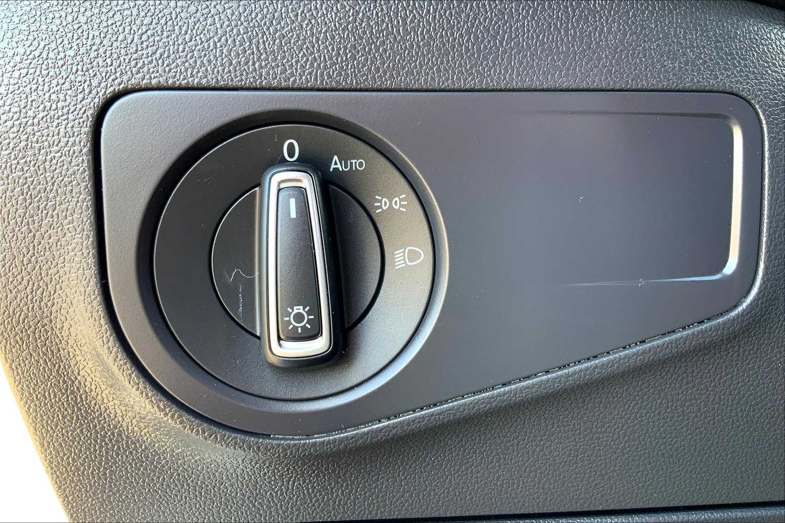 2024 Volkswagen Tiguan Wolfsburg Edition photo 27
