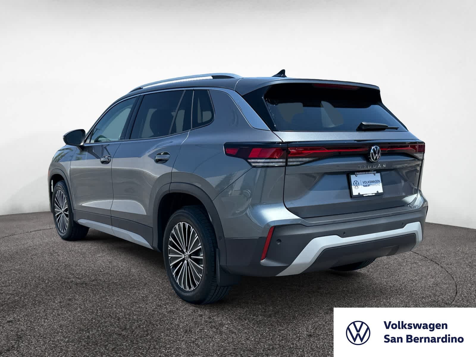 2025 Volkswagen Tiguan S photo 3