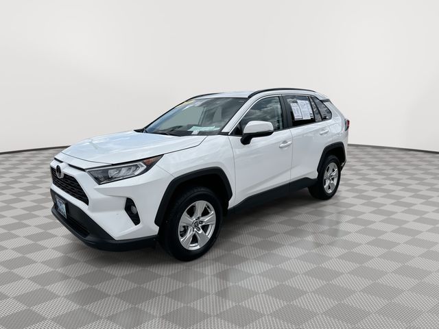 2021 Toyota RAV4 XLE photo 4